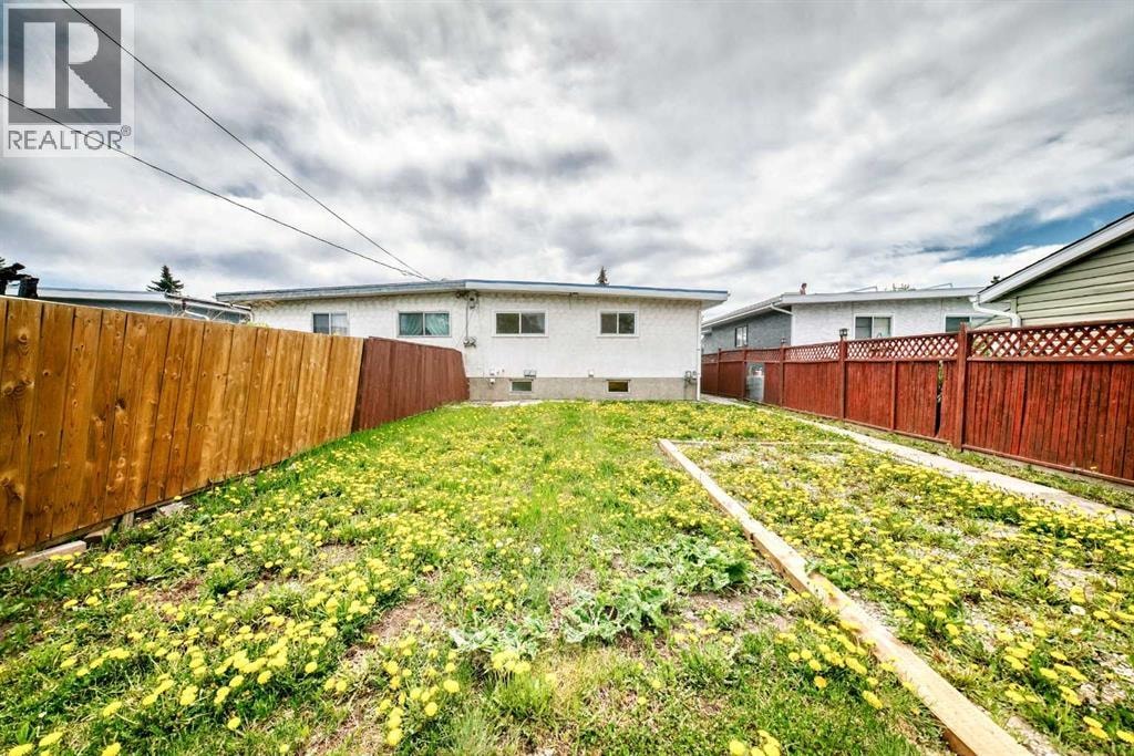 2918 Doverville Crescent SE — photo 46
