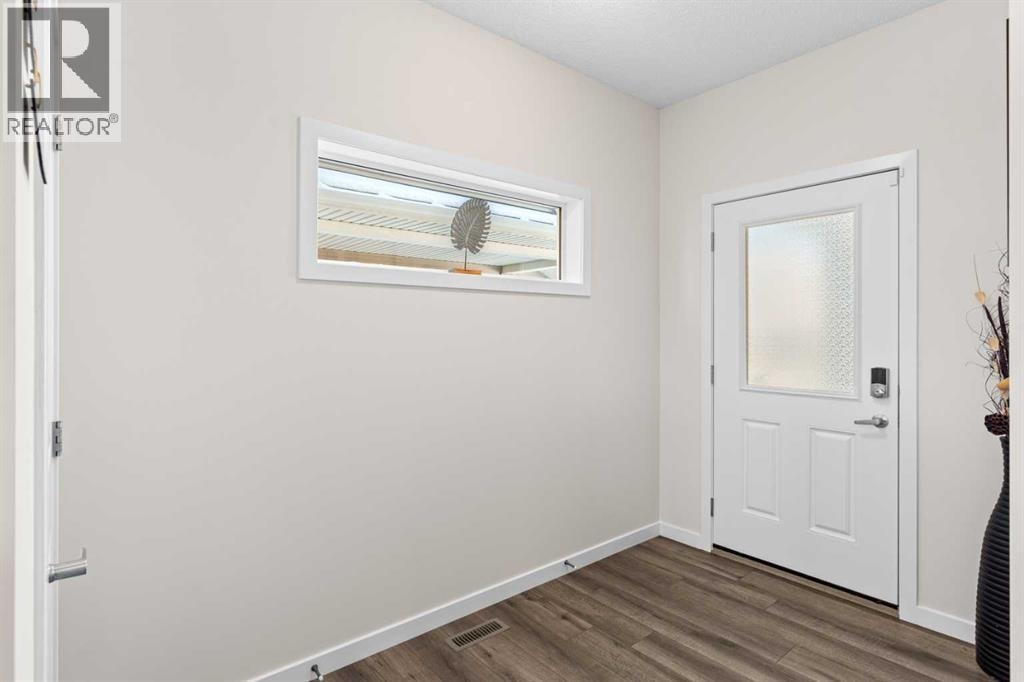 492 Chinook Gate Square SW — photo 5