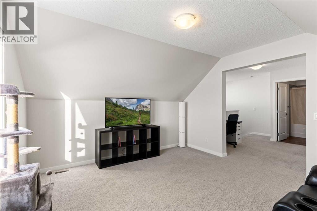 492 Chinook Gate Square SW — photo 42