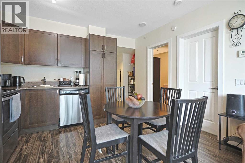 904, 10 Brentwood Common NW — photo 9