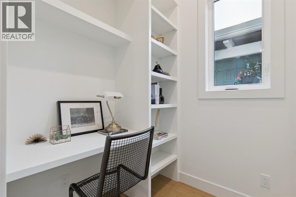 532 51 Avenue SW — photo 22