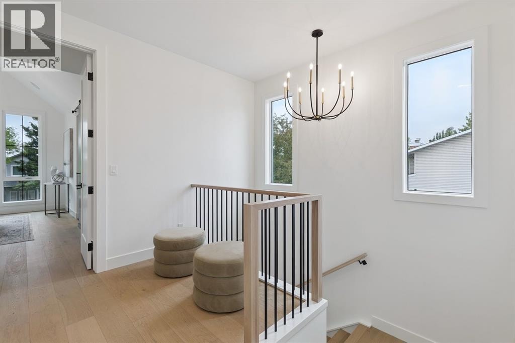 532 51 Avenue SW — photo 23