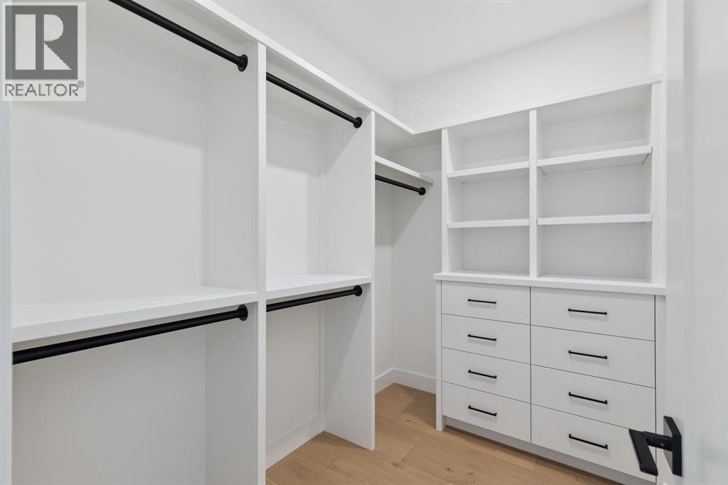 532 51 Avenue SW — photo 33