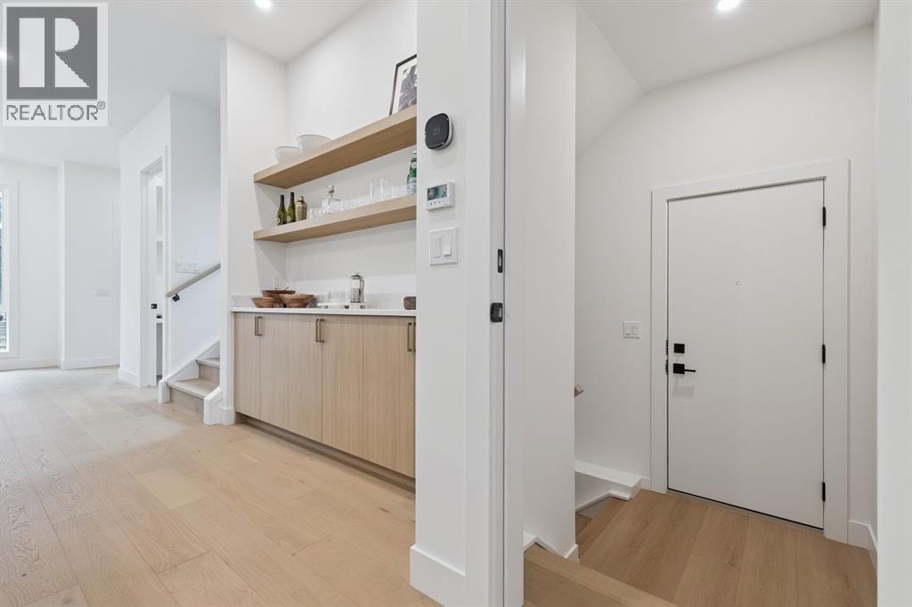 532 51 Avenue SW — photo 39