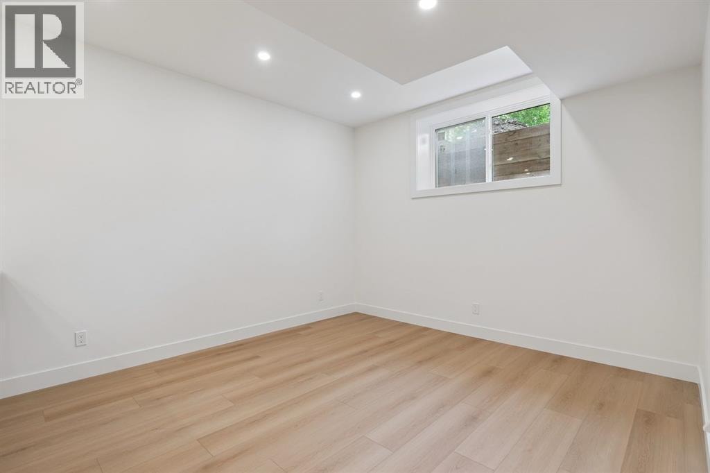 532 51 Avenue SW — photo 43
