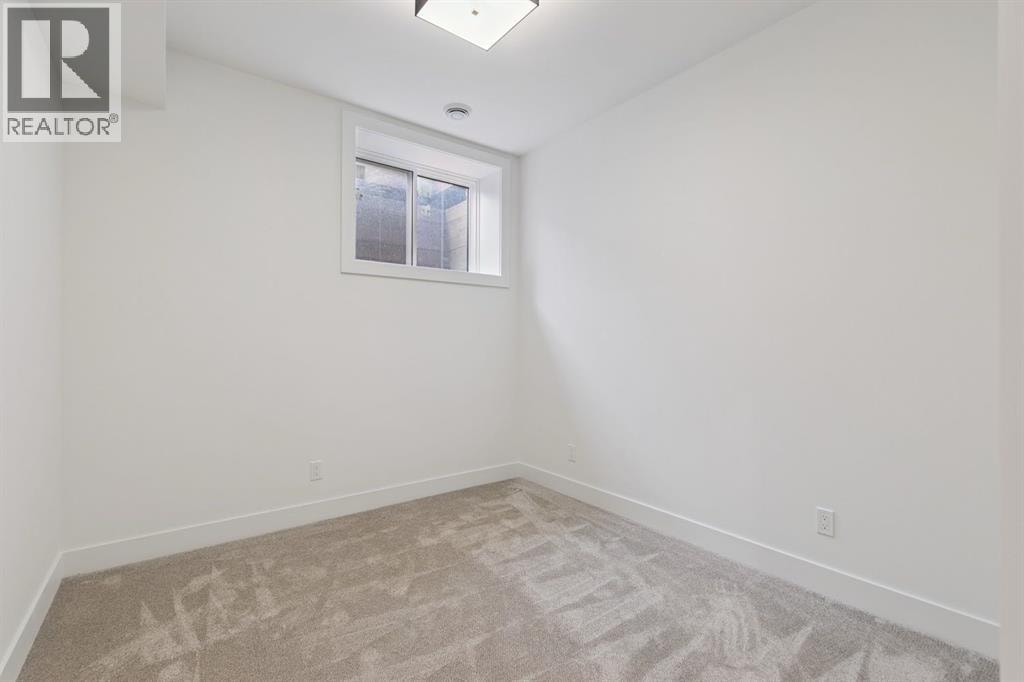 532 51 Avenue SW — photo 44