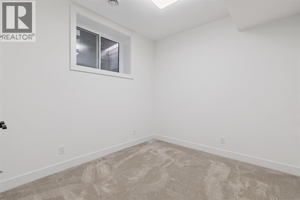 532 51 Avenue SW — photo 45