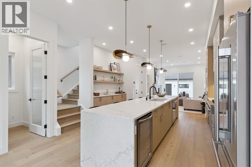 532 51 Avenue SW — photo 8