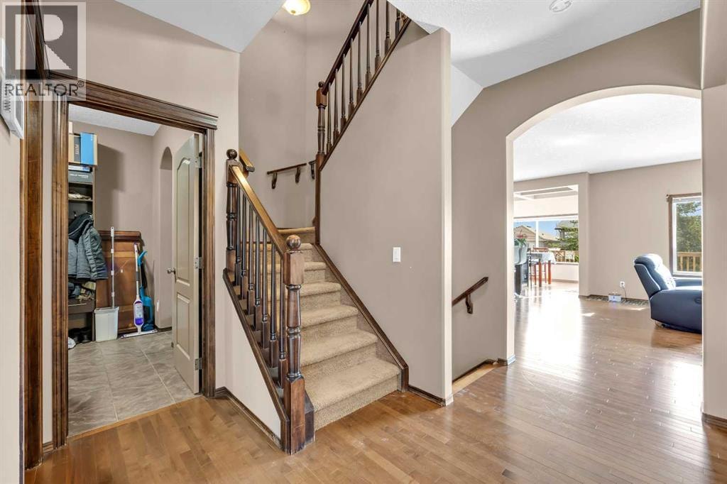 92 Everoak Close SW — photo 3