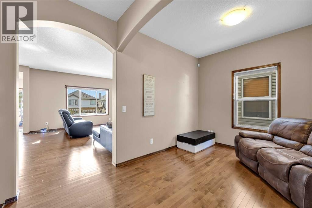 92 Everoak Close SW — photo 5