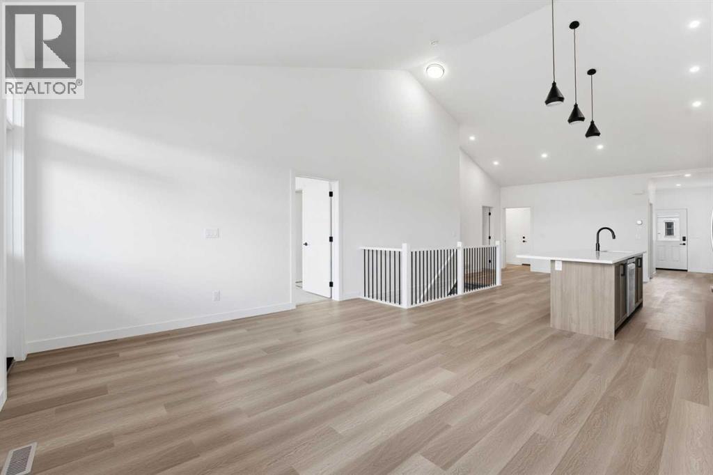 1600, 15 Coopersfield Link SW — photo 18