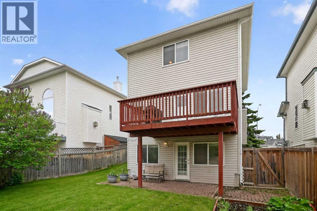 84 Hidden Spring Close NW — photo 32