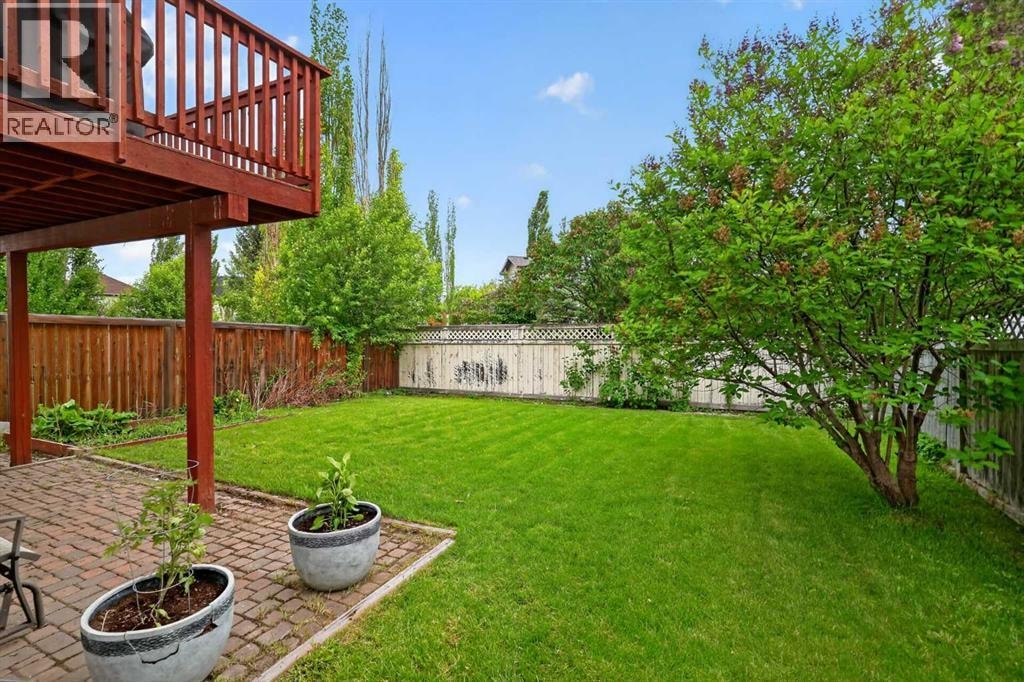 84 Hidden Spring Close NW — photo 35