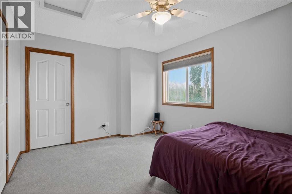 84 Hidden Spring Close NW — photo 22
