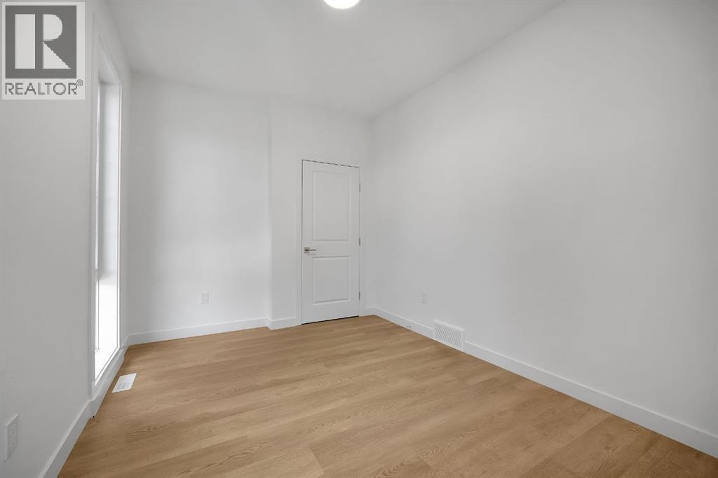 612 12 Avenue NE — photo 10