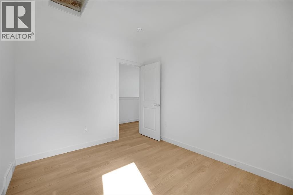 612 12 Avenue NE — photo 13
