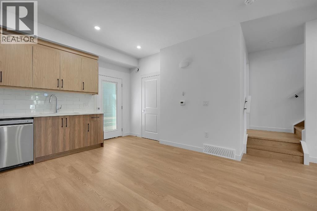612 12 Avenue NE — photo 4