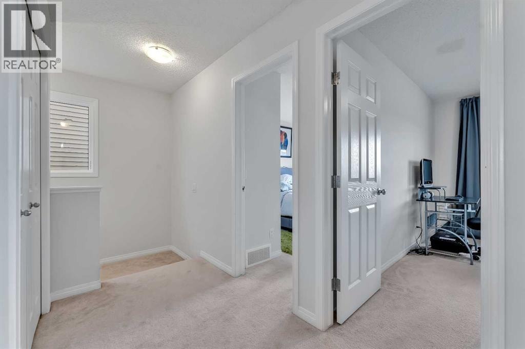 569 savanna Boulevard NE — photo 8
