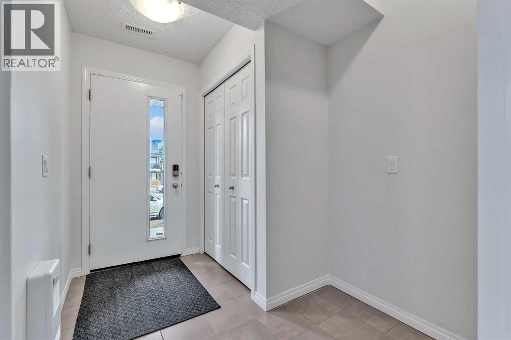 569 savanna Boulevard NE — photo 2