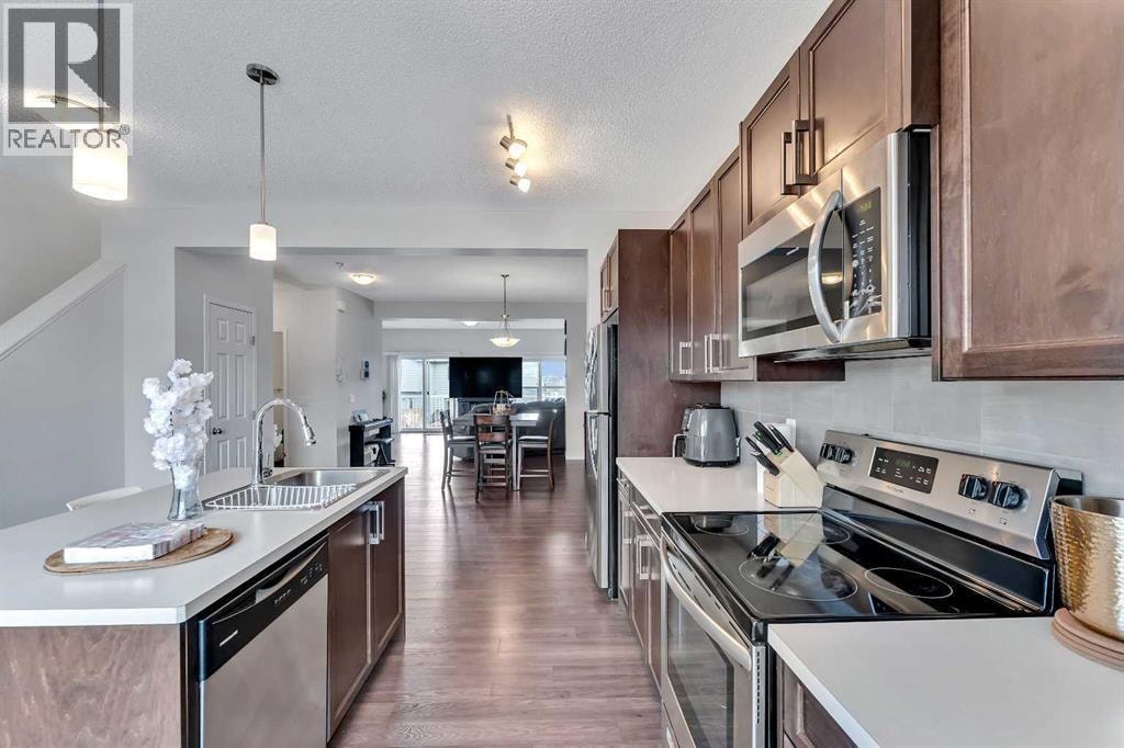569 savanna Boulevard NE — photo 25