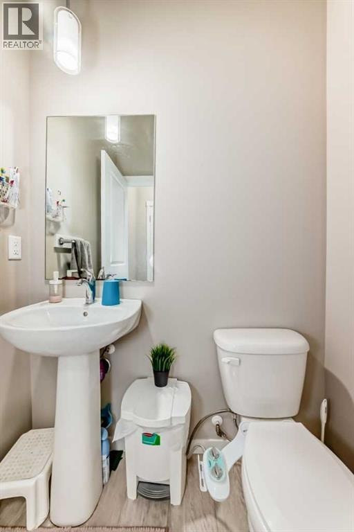 140 Howse Avenue NE — photo 11
