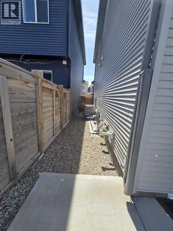 140 Howse Avenue NE — photo 35