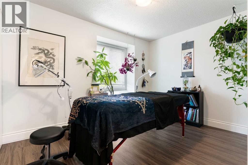 11, 4810 40 Avenue SW — photo 20