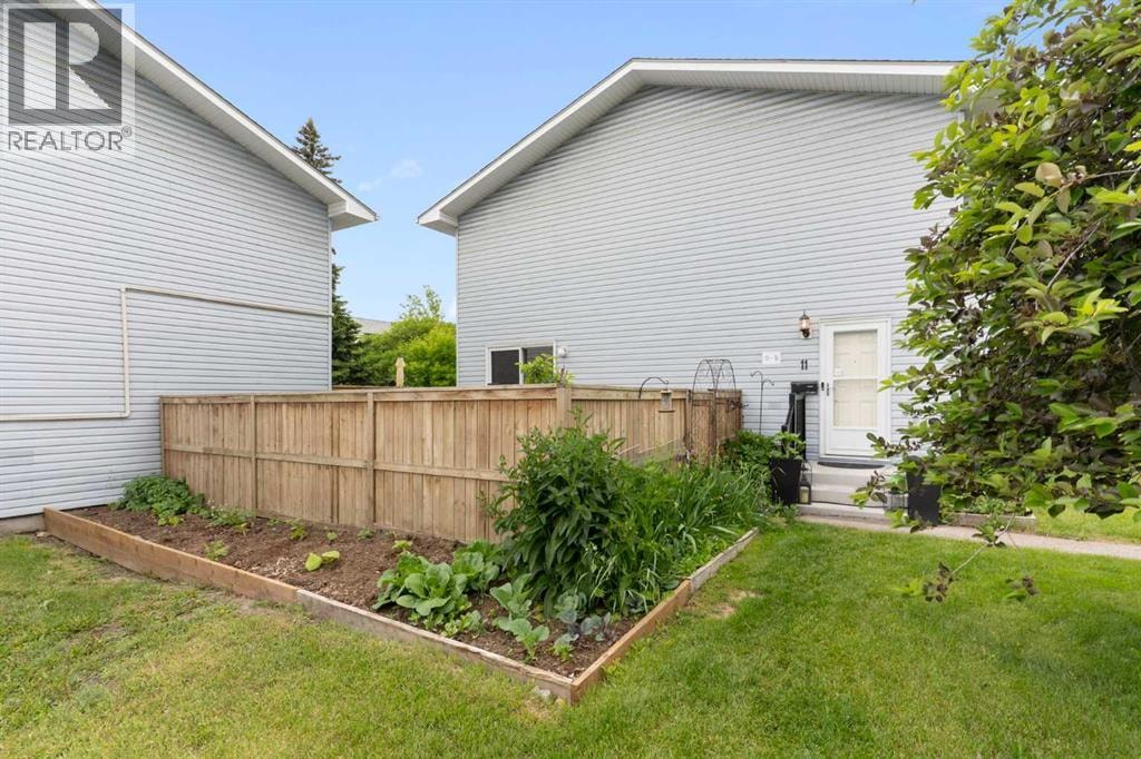 11, 4810 40 Avenue SW — photo 31