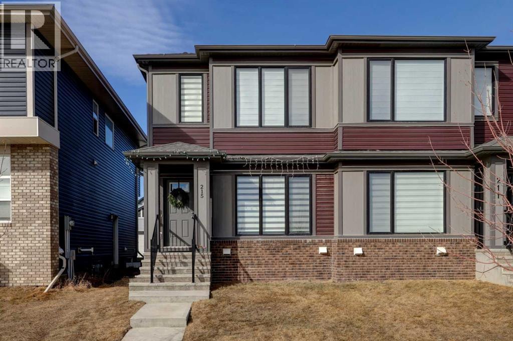 215 Chinook Gate Boulevard SW