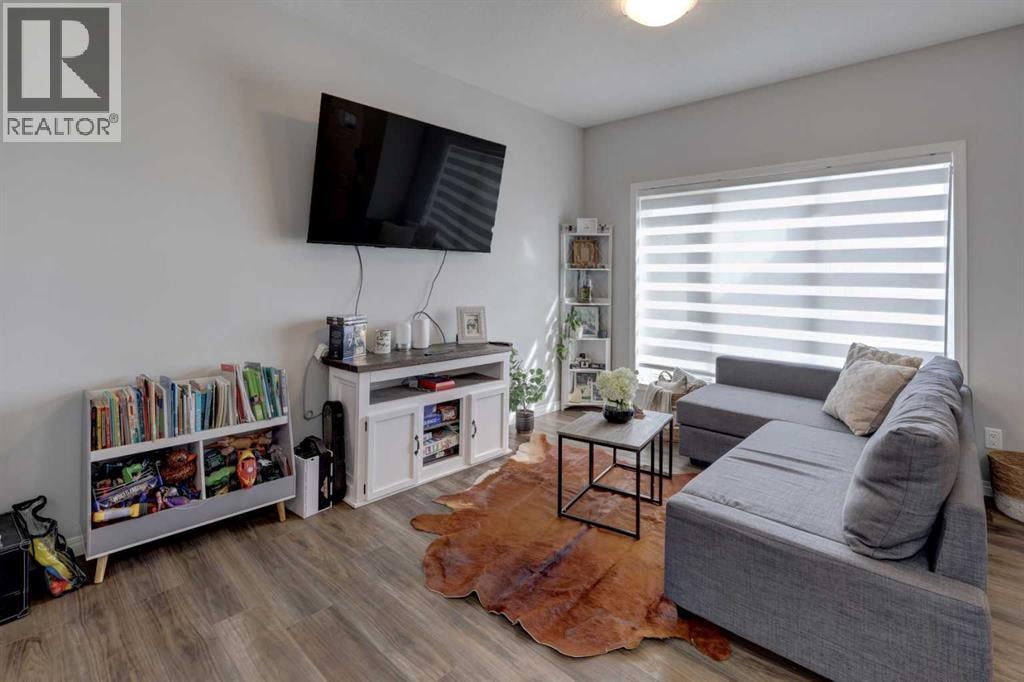 215 Chinook Gate Boulevard SW — photo 3