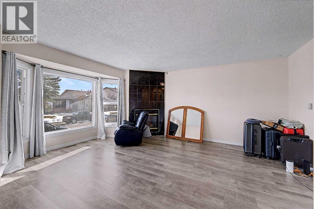 48 Whitworth Way NE — photo 4