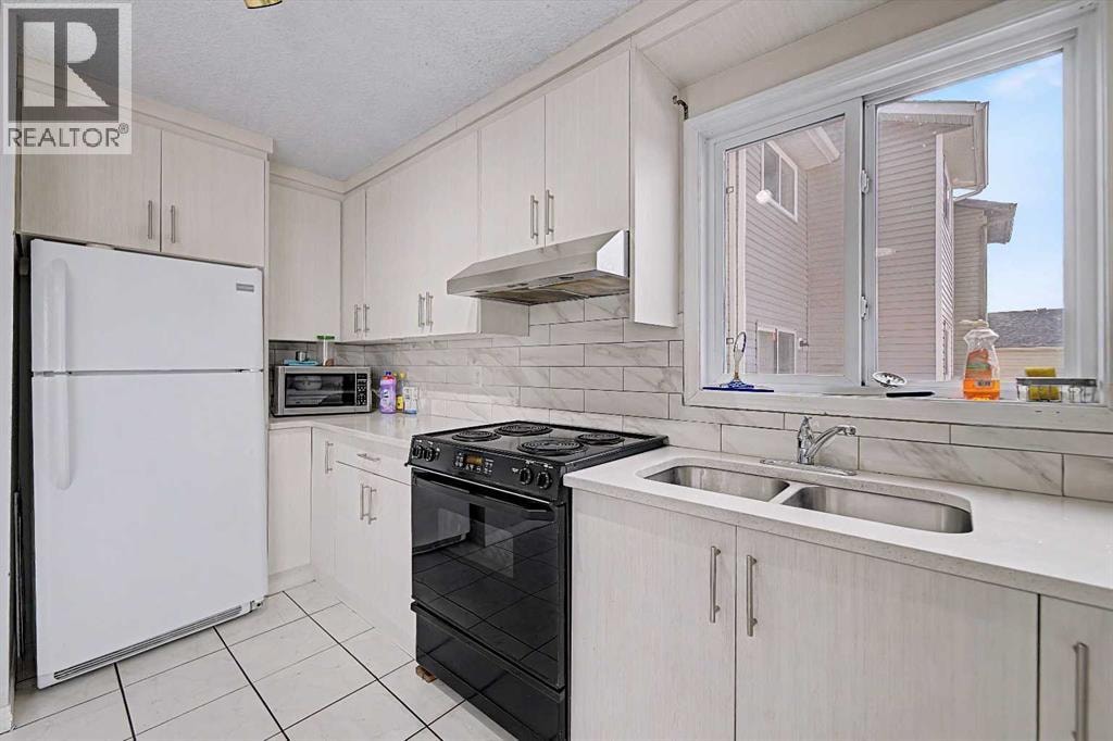 48 Whitworth Way NE — photo 13