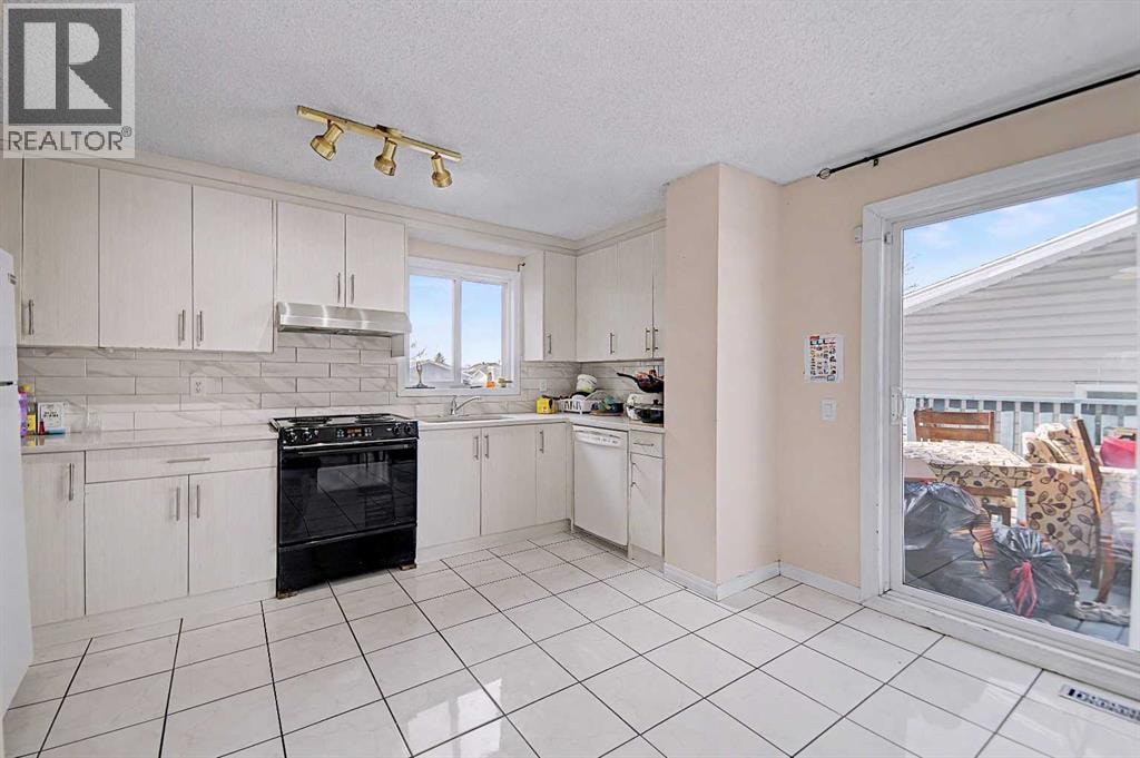 48 Whitworth Way NE — photo 10