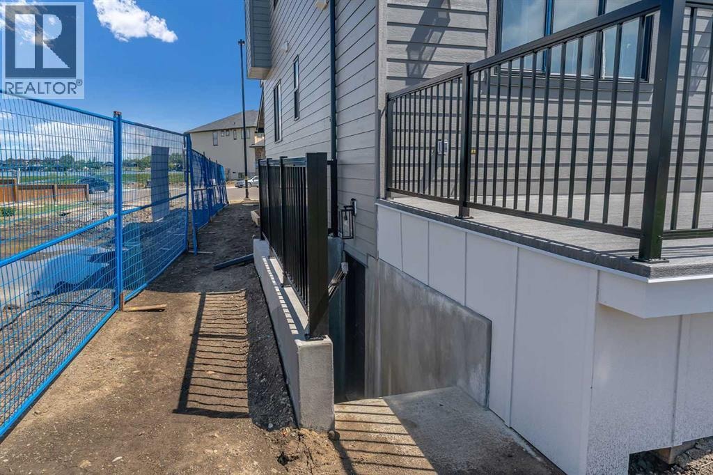 924 South shore Terrace — photo 37