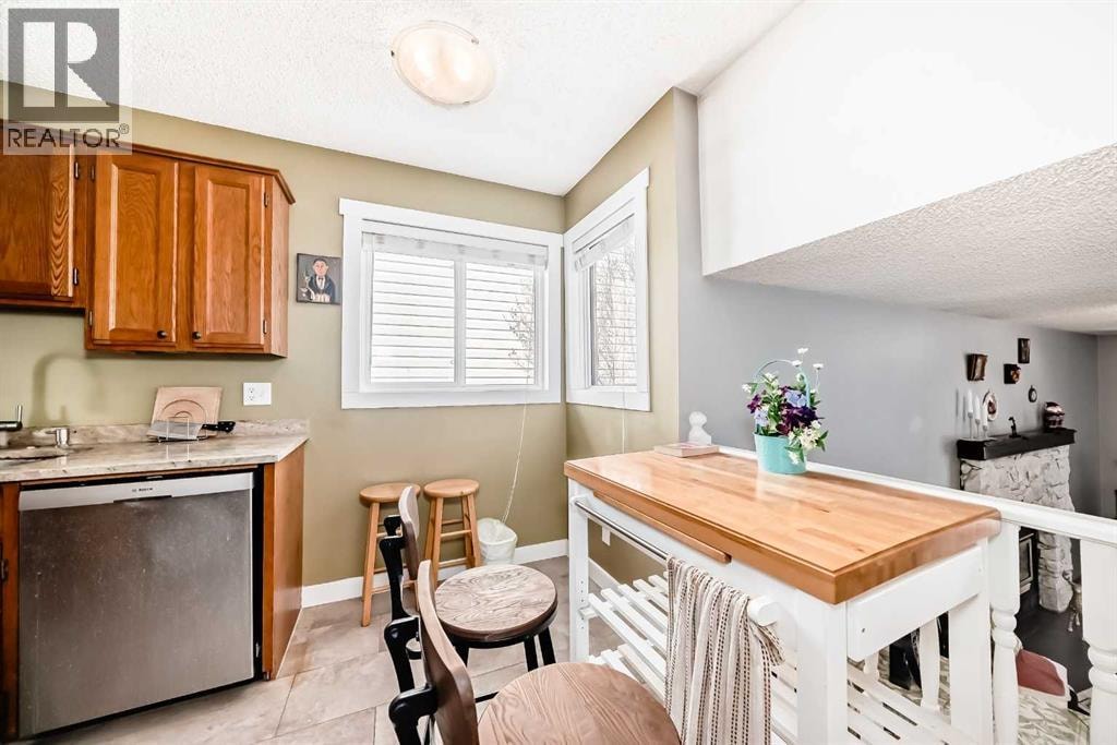 216 Hawkwood Boulevard NW — photo 17