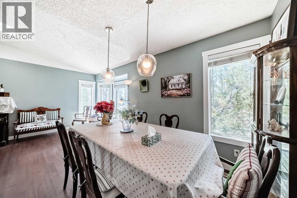 216 Hawkwood Boulevard NW — photo 8