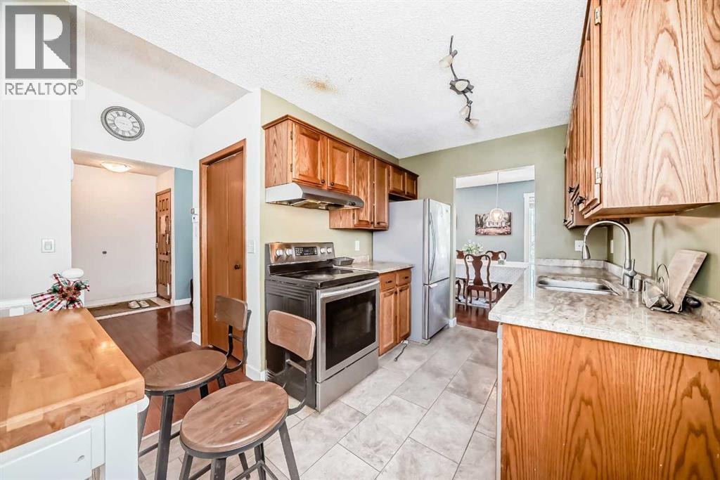 216 Hawkwood Boulevard NW — photo 13