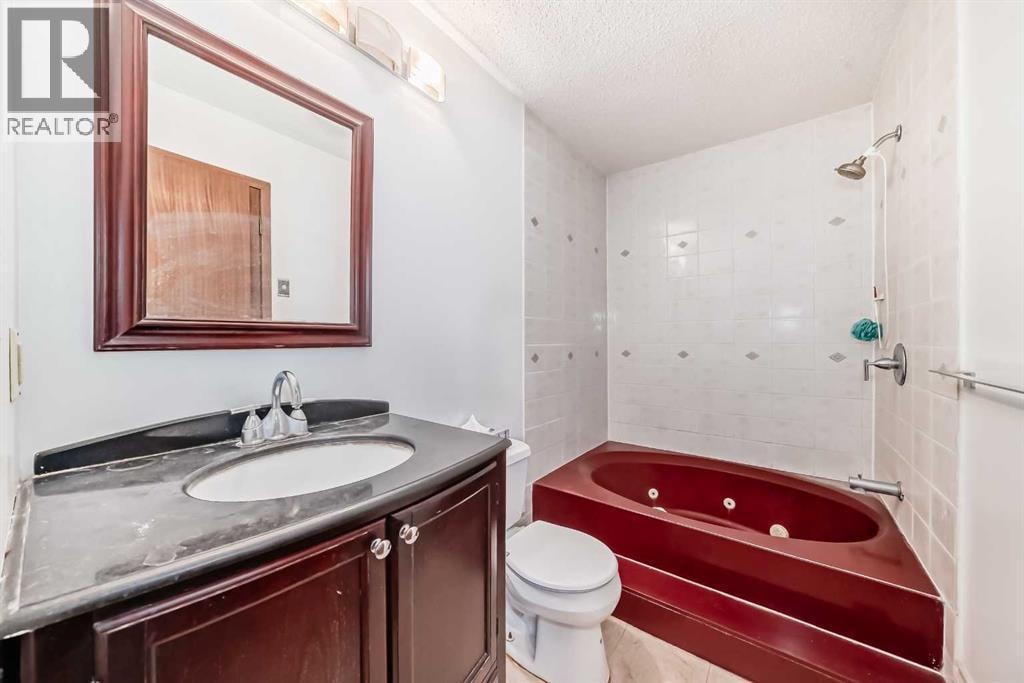 216 Hawkwood Boulevard NW — photo 24