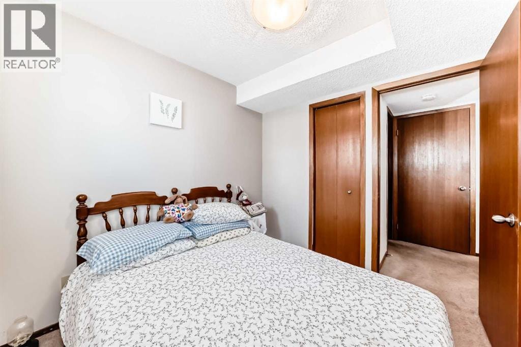 216 Hawkwood Boulevard NW — photo 33