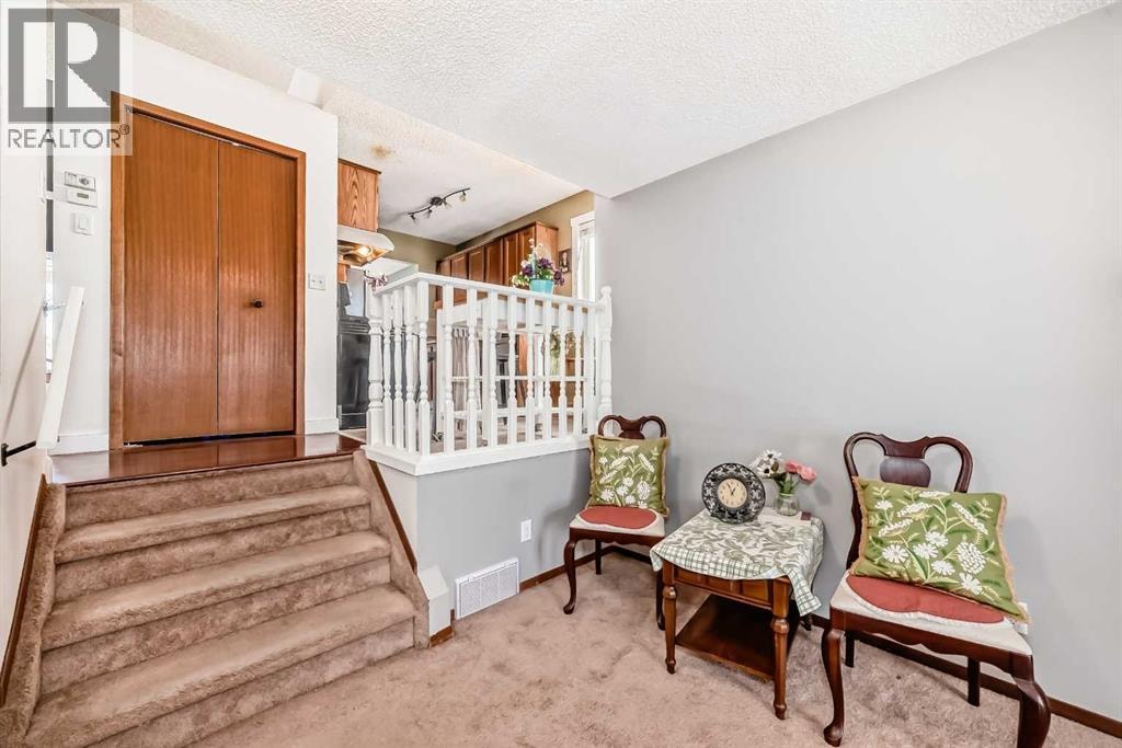 216 Hawkwood Boulevard NW — photo 27