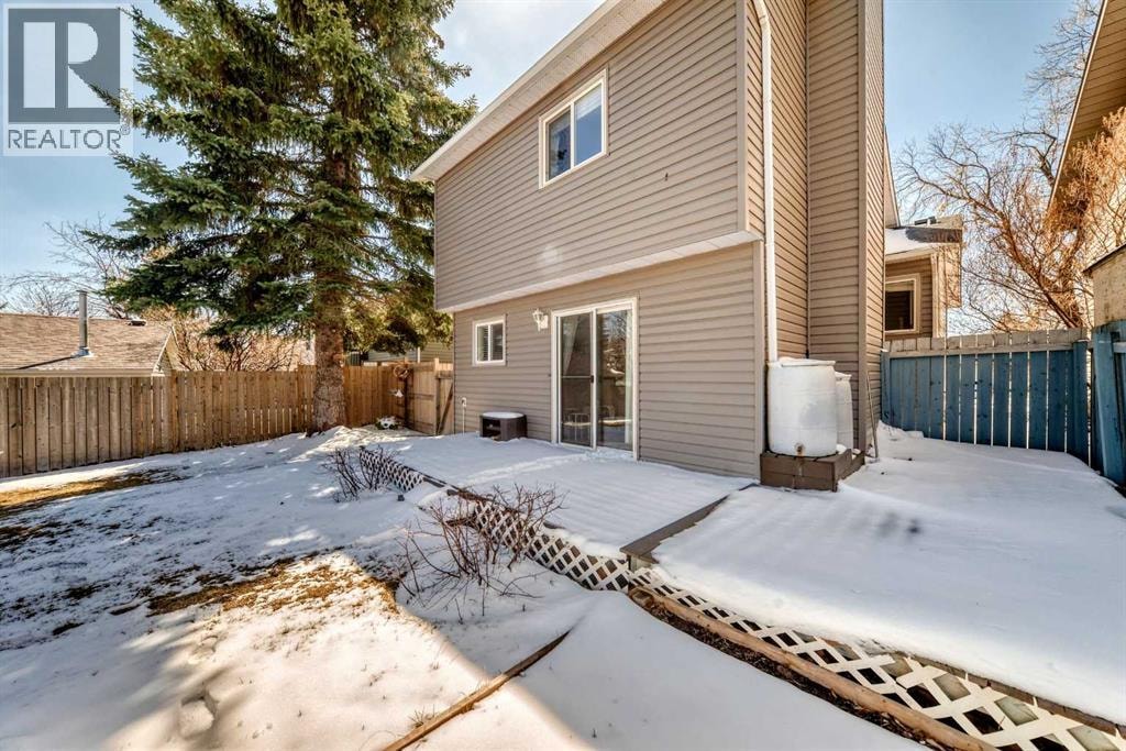 216 Hawkwood Boulevard NW — photo 42
