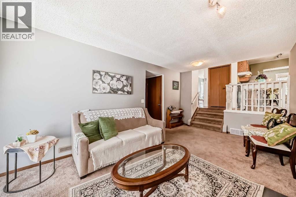 216 Hawkwood Boulevard NW — photo 31