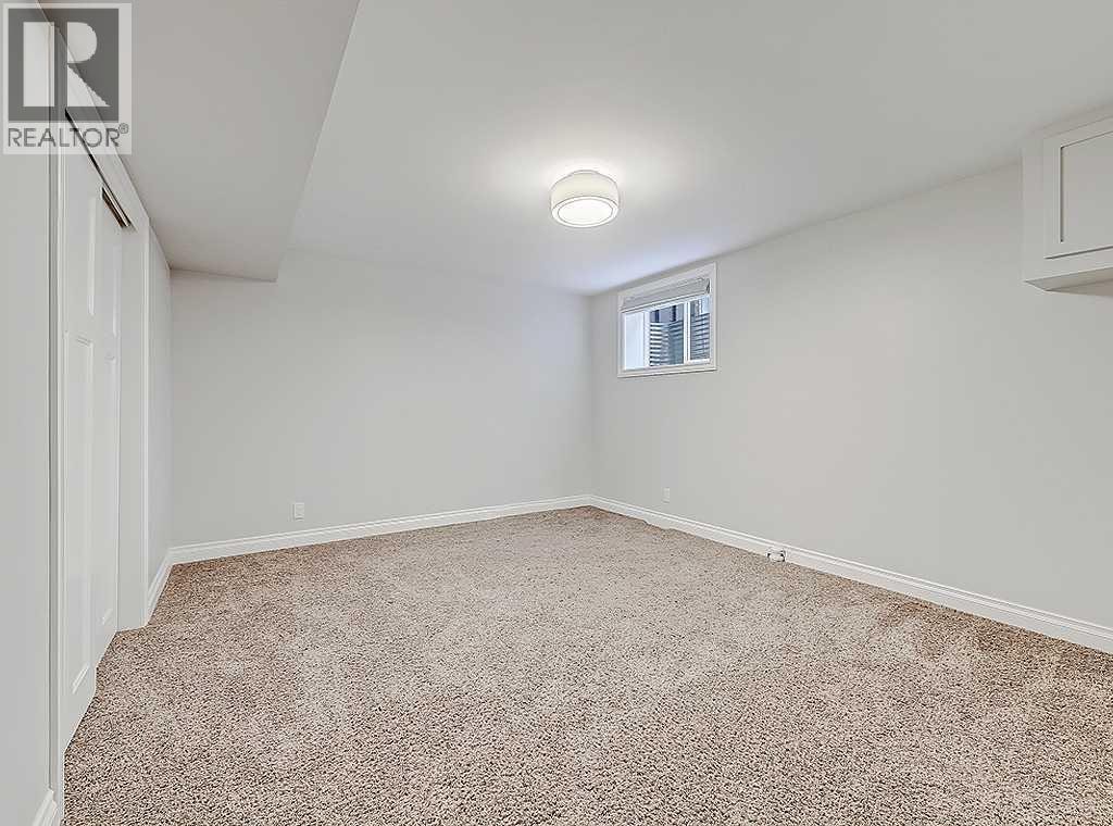 907 Kerfoot Crescent SW — photo 21