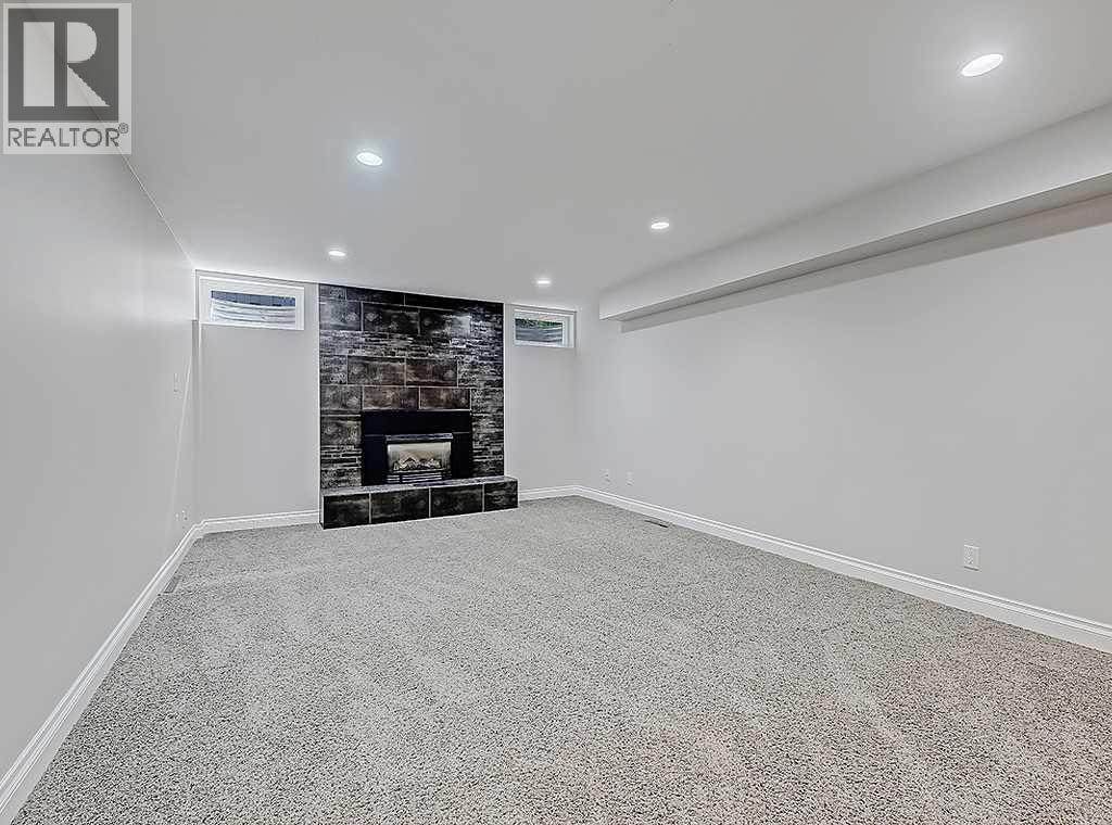 907 Kerfoot Crescent SW — photo 16