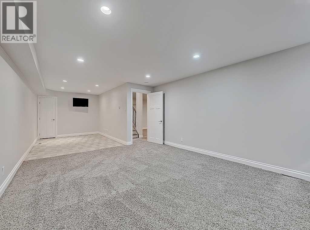 907 Kerfoot Crescent SW — photo 17