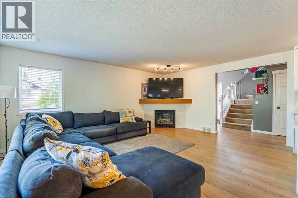 76 Cranfield Place SE — photo 3