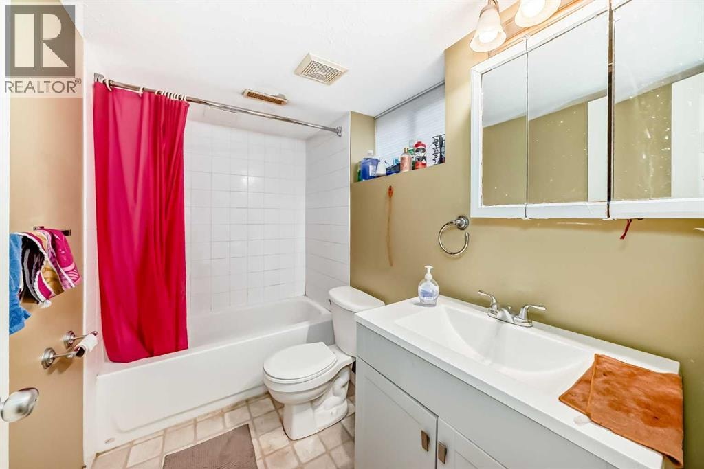 44 Canoe Square SW — photo 35
