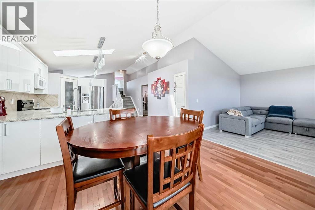 44 Canoe Square SW — photo 15
