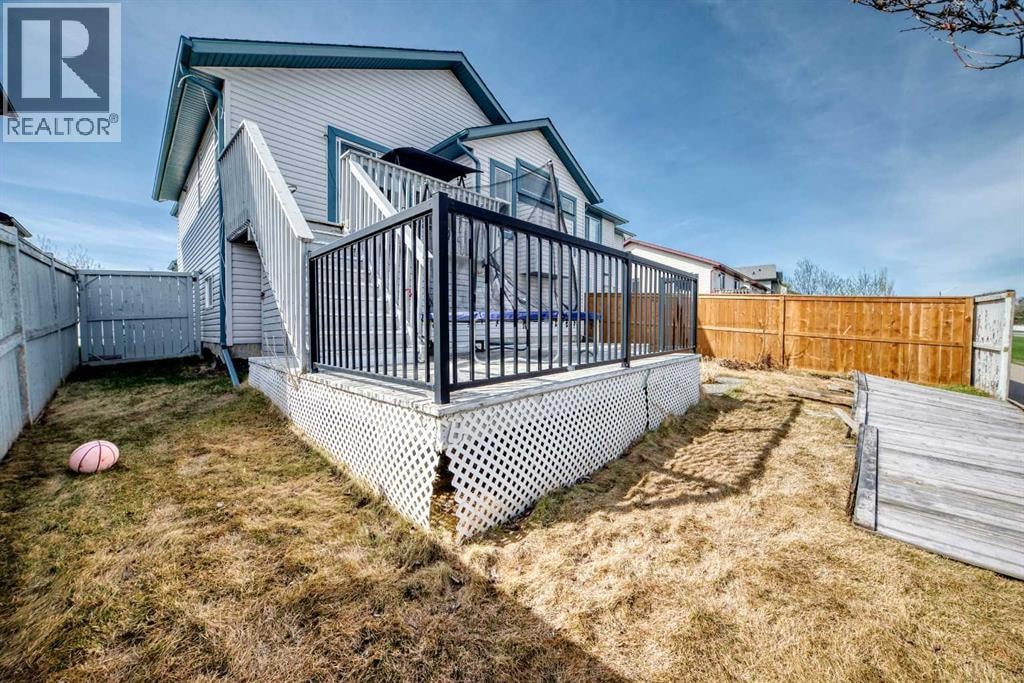 44 Canoe Square SW — photo 40