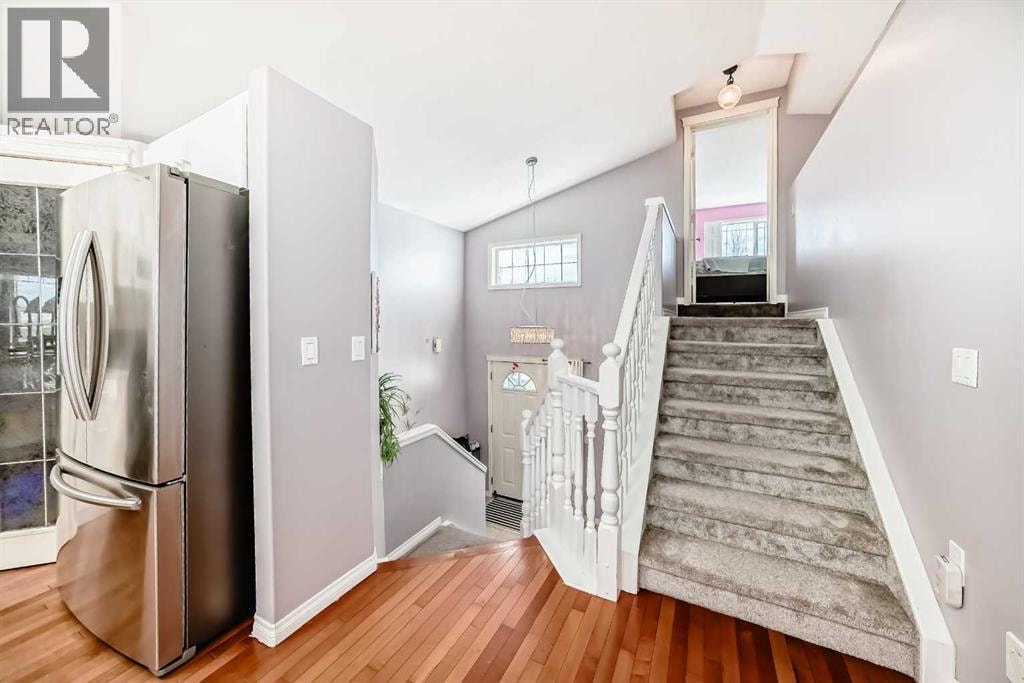 44 Canoe Square SW — photo 23